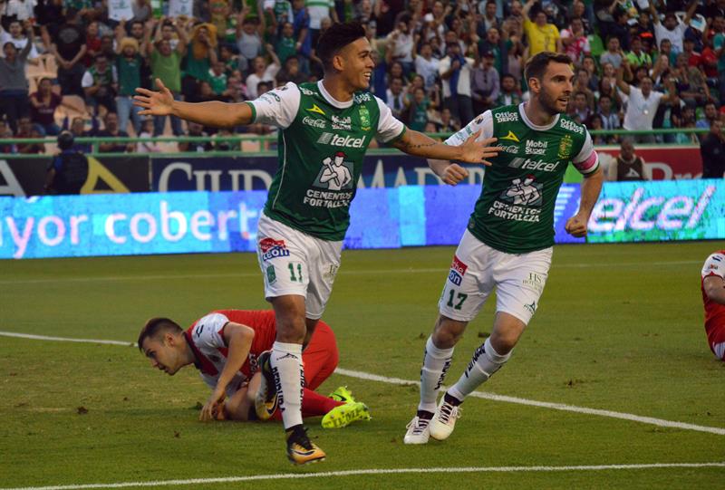 León le mete media docena a Veracruz