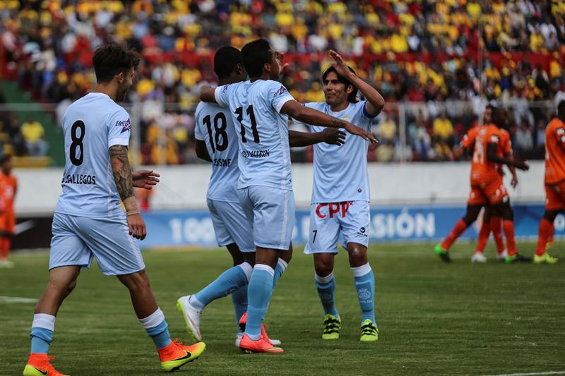 Un 'hat trick' de Carando instala a Garcilaso en lo más alto