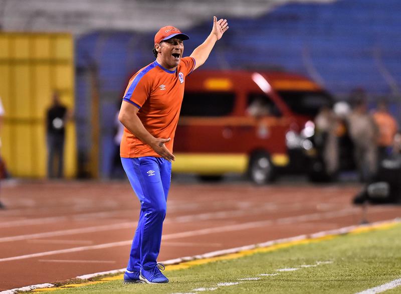 Pedro Troglio, renovado con CD Olimpia