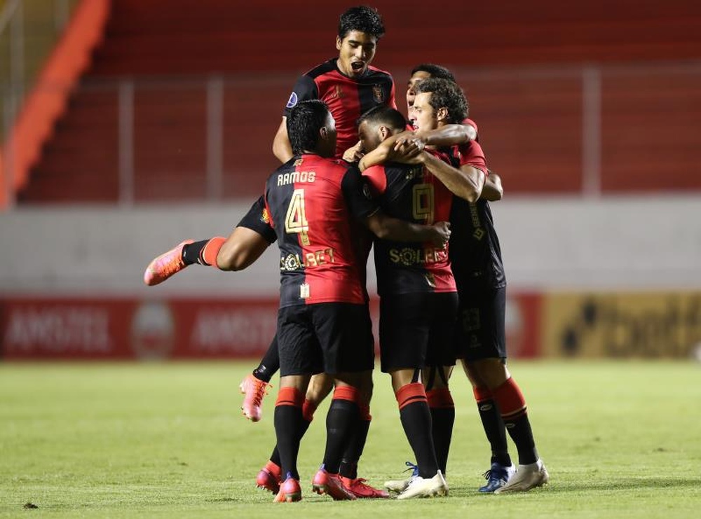 Melgar, Alianza Lima y Cienciano vuelan en el estreno liguero. EFE
