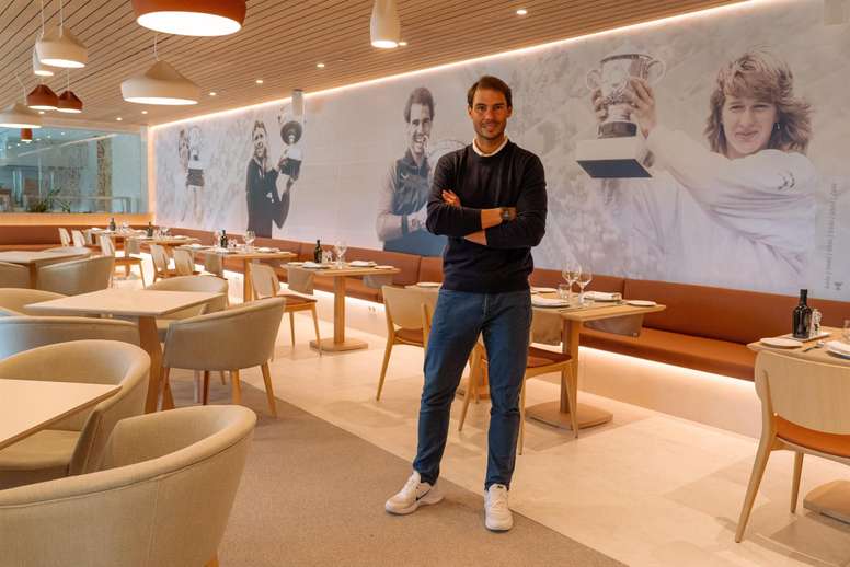 Roland Garros es el nombre del restaurante de Rafa Nadal en su academia de Manacor, donde se forman 153 jugadores de 43 países. Recrea el comedor de los tenistas en el torneo francés del GRand Slam. Es como si estuviera en París, afirma una tenista.  EFE/Imagen cedida por la RAFA NADAL ACADEMY BY MOVISTAR