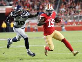 El receptor abierto de los 49ers de San Francisco, Deebo Samuel (d), en una fotografía de archivo. EFE/EPA/JOHN G. MABANGLO