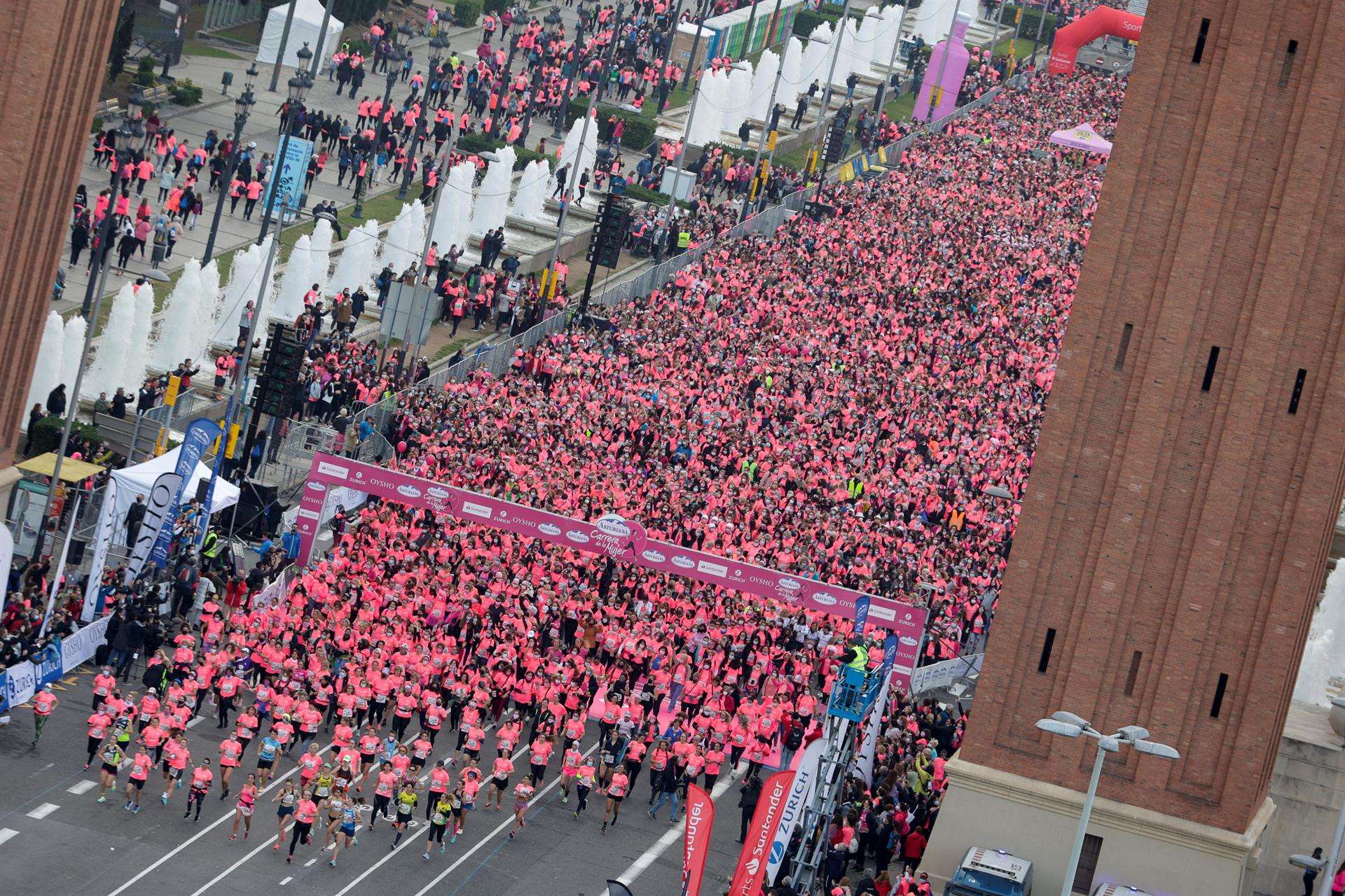 Vista general de la Carrera de la Mujer en Barcelona, el año pasado. EFE/ Quique García