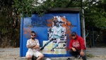 Arte callejero y un perrito caliente en El Salvador por 'Mágico' González