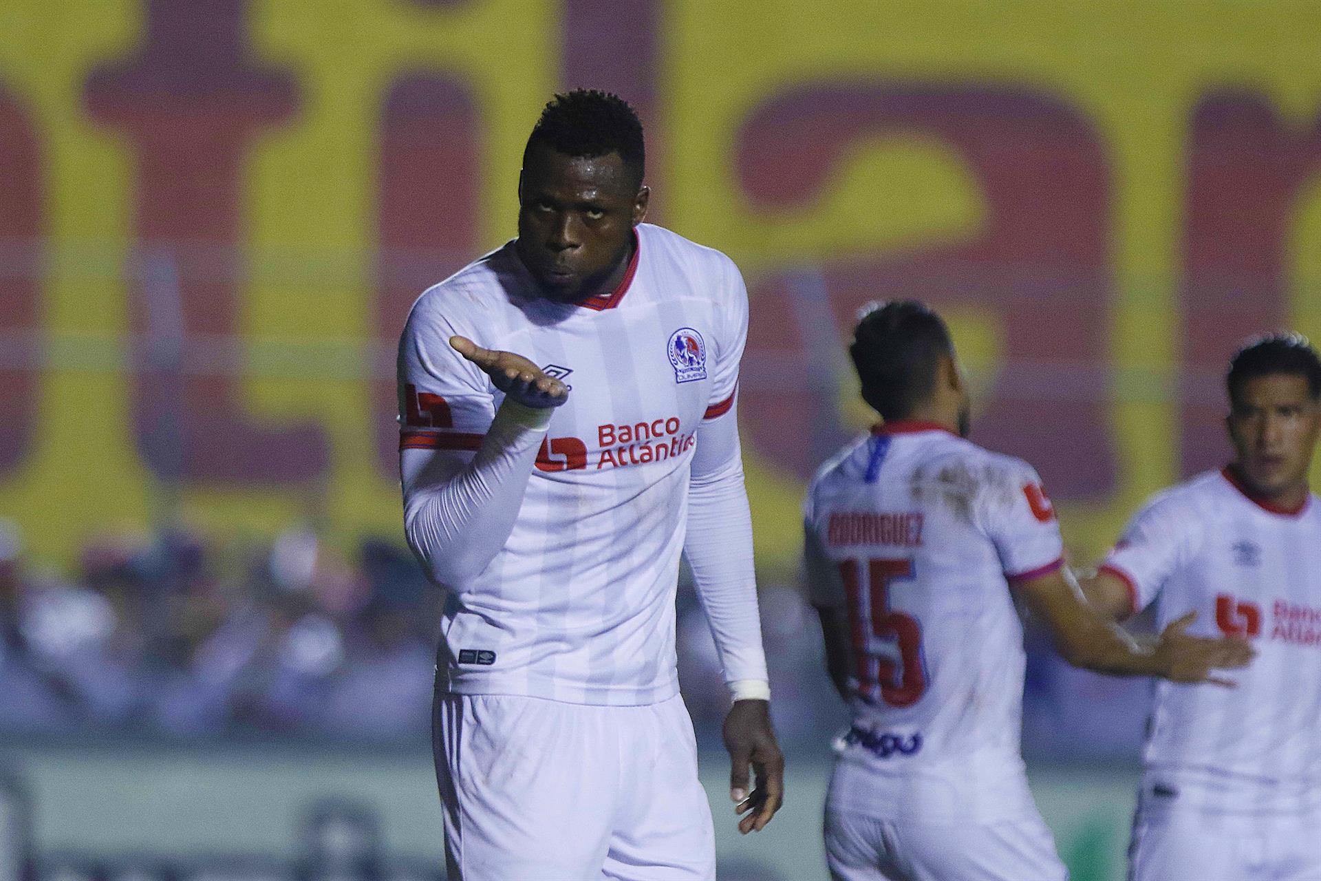 Olimpia le quitó a Victoria el liderato en Honduras