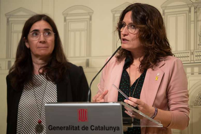 Imagen de archivo de la consellera de la Presidencia, Laura Vilagrà (d), acompañada por la coordinadora del proyecto de la candidatura olímpica 2030, Mònica Bosch (i). EFE/Marta Pérez