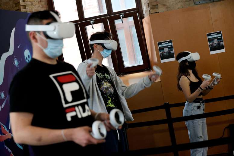 China ha promovido los deportes electrónicos, con muchas ciudades, incluidas Pekín, Shanghái y Hangzhou, compitiendo para convertirse en el principal centro de deportes electrónicos del país al ofrecer varios incentivos. EFE/Manuel Bruque.