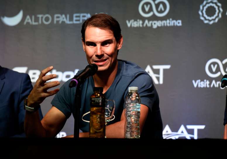 El tenista español Rafael Nadal participa hoy en una conferencia de prensa en la víspera de su partido de exhibición contra Casper Ruud, en Buenos Aires (Argentina). EFE/Matías Martín Campaya