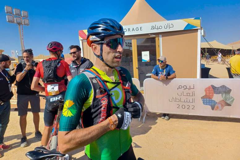 El ciclista Julen Zubero tras ganar la segunda etapa de la Neom Titan Desert Arabia Saudí. EFE/Carlos De Torres