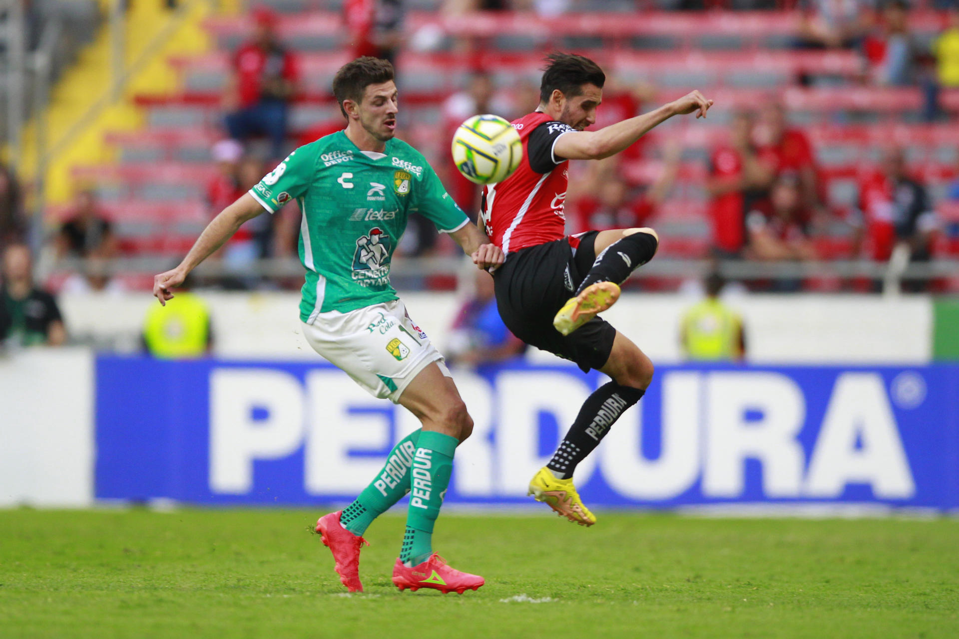 Dávila le regala los tres puntos a León en casa de Atlas