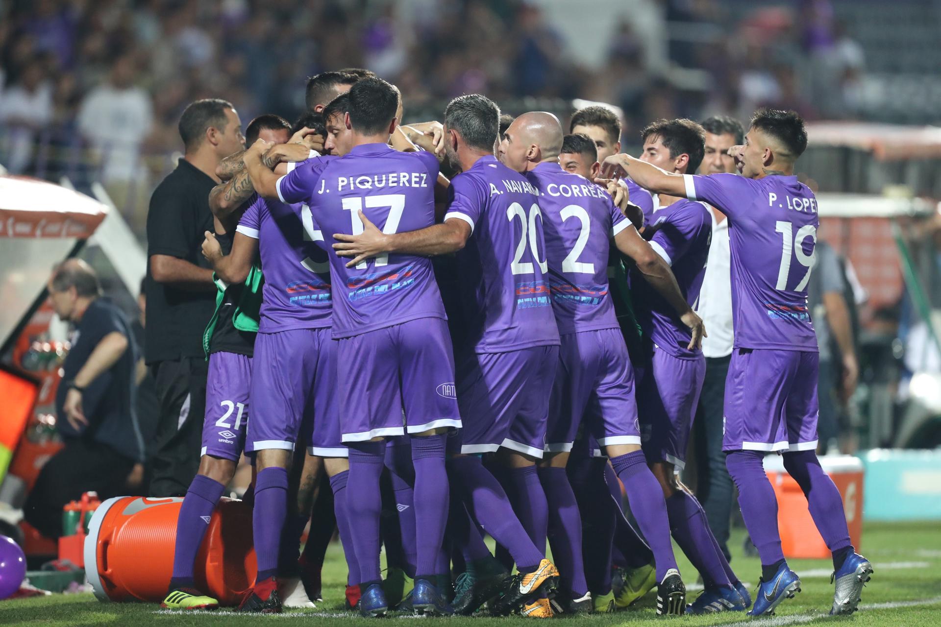 Danubio no es rival para Defensor Sporting
