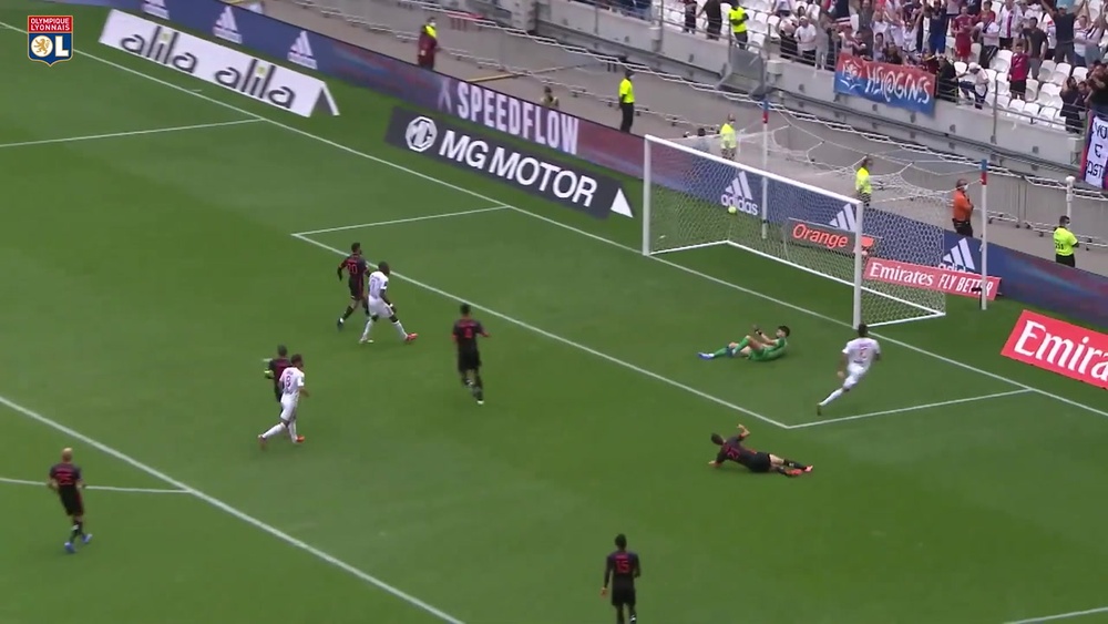 La strepitosa azione del gol di Paquetà contro il Clermont. Dugout