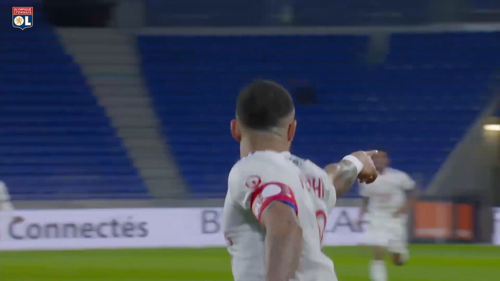 Le doublé de Memphis Depay contre Strasbourg. dugout