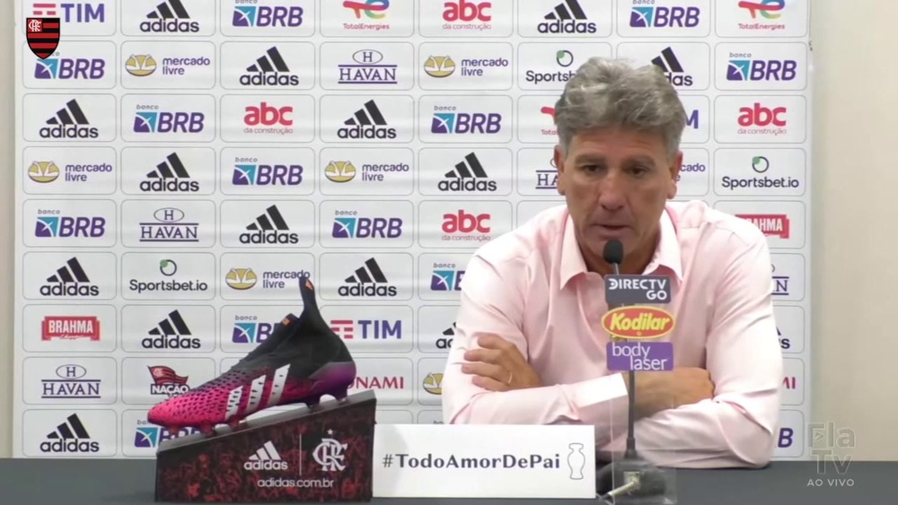 Renato Gaúcho explica a mudança de ritmo do time no segundo tempo. DUGOUT