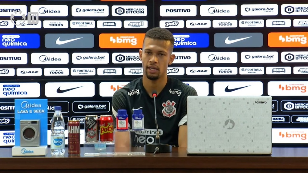 João Victor comenta possível estreia de WIllian pelo Corinthians. DUGOUT