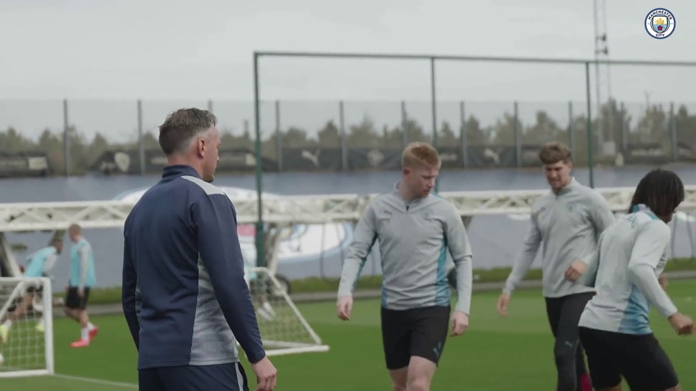 Manchester City treina para encarar o RB Leipzig na estreia da Champions. DUGOUT