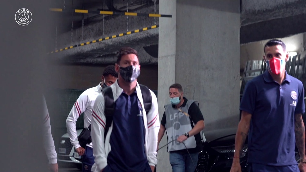 La prima partita di Messi con il PSG. Dugout