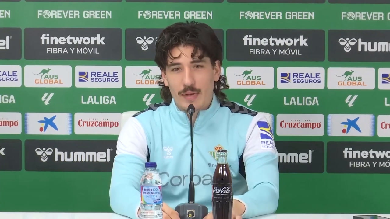 VIDEO: Bellerin shares the story of his love for Betis