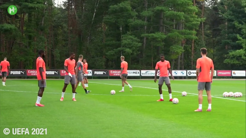 L'entrainement du Milan AC avant Liverpool. Dugout