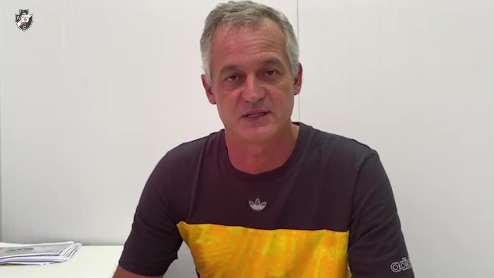 Lisca se despede de torcedores do Vasco após anunciar saída do clube. DUGOUT