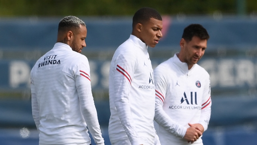 Messi, Neymar et Mbappe alignés pour la première fois. Goal