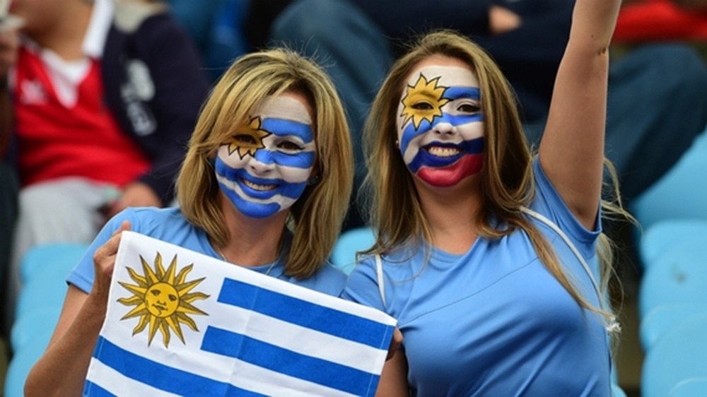 Torcida Celeste cria sua própria 'Bella Ciao'.Goal